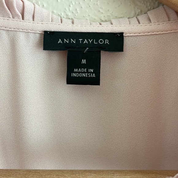 Ann Taylor Women’s pink sleeveless blouse | size medium - Picture 2 of 6